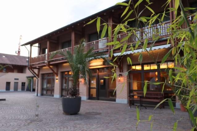 Hotel Breiti Bachenbulach Экстерьер фото