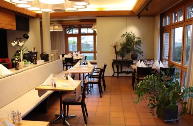 Hotel Breiti Bachenbulach Экстерьер фото